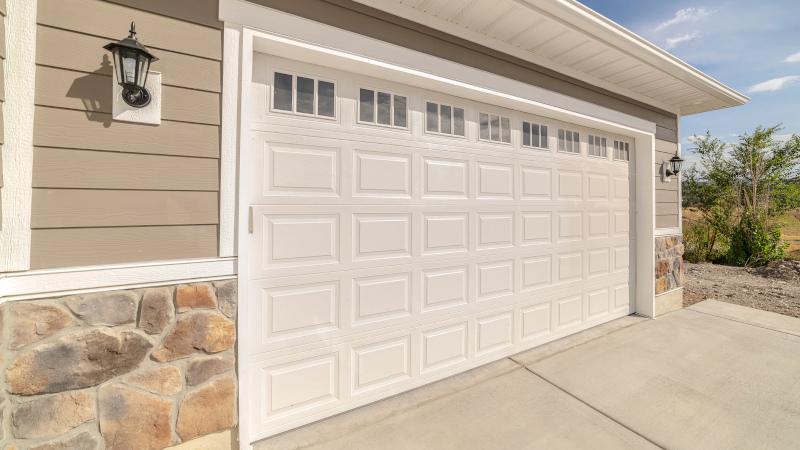 Essential Maintenance Tips for Garage Doors